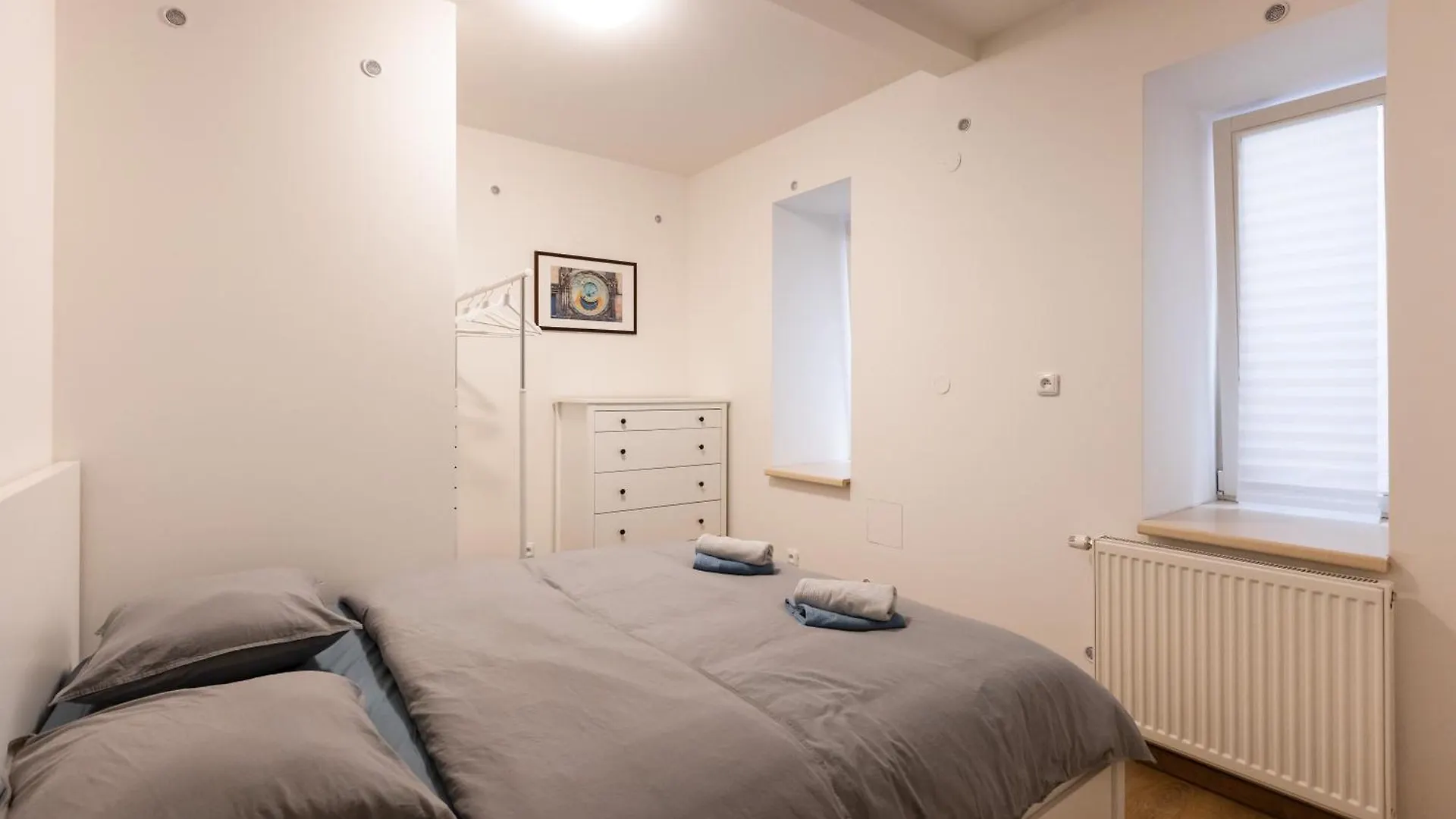Spacious Apartment In Quiet Courtyard Near Charles Bridge プラハ