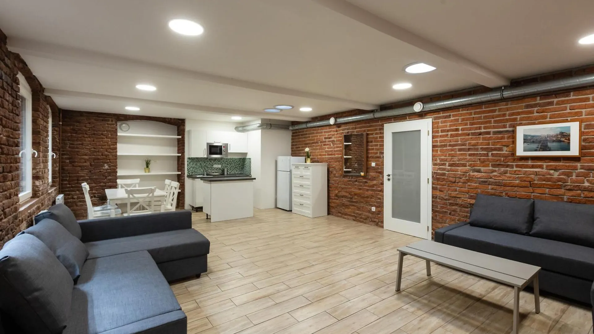 Spacious Apartment In Quiet Courtyard Near Charles Bridge location